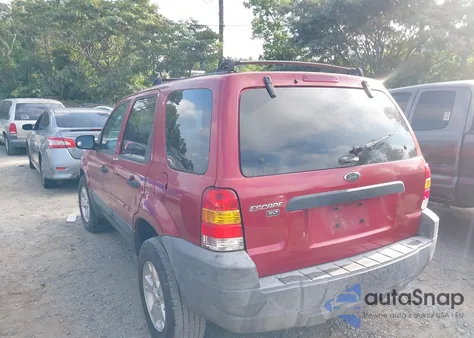 2005 Ford Escape Xlt из США, поврежденный, VIN 1FMYU93145KA87683